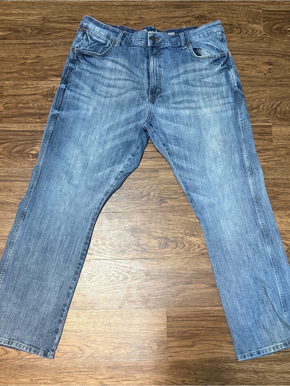 Wrangler Men's Straight Jeans in Light Blue Wash